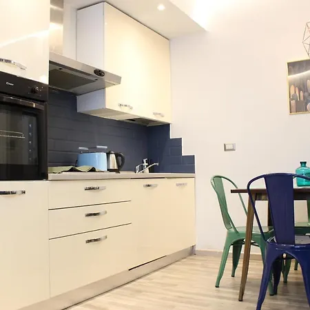 Wonderwall Apartment *